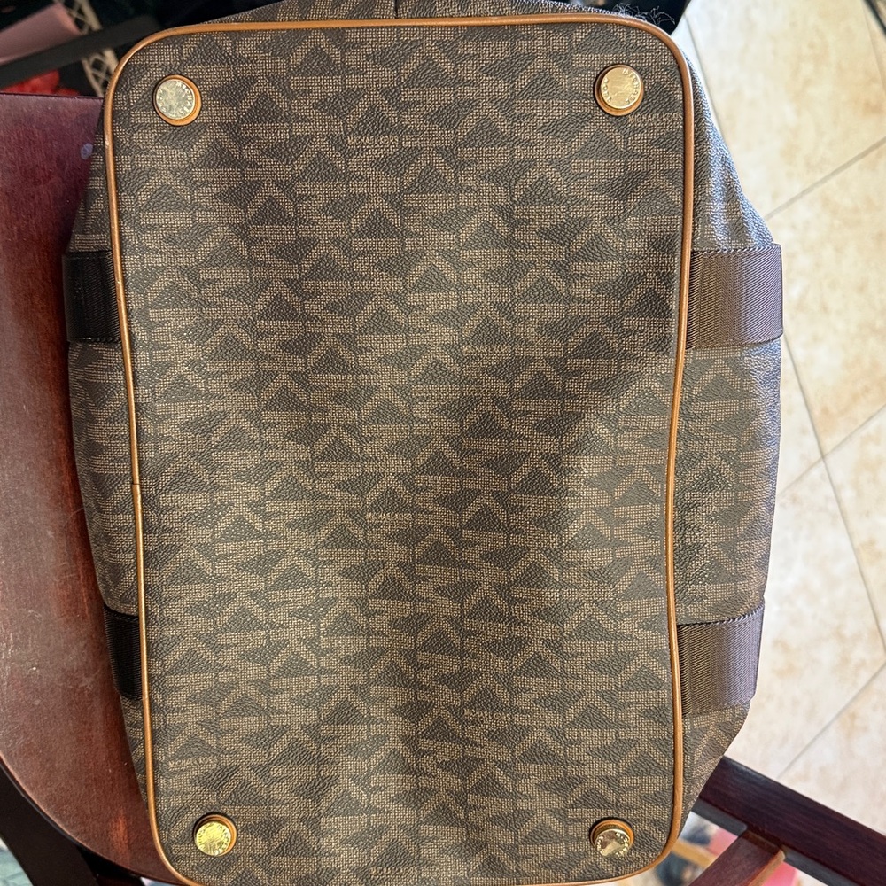 Michael Kors Brown Duffel “The Weekender” travel Bag - Picture 7 of 9
